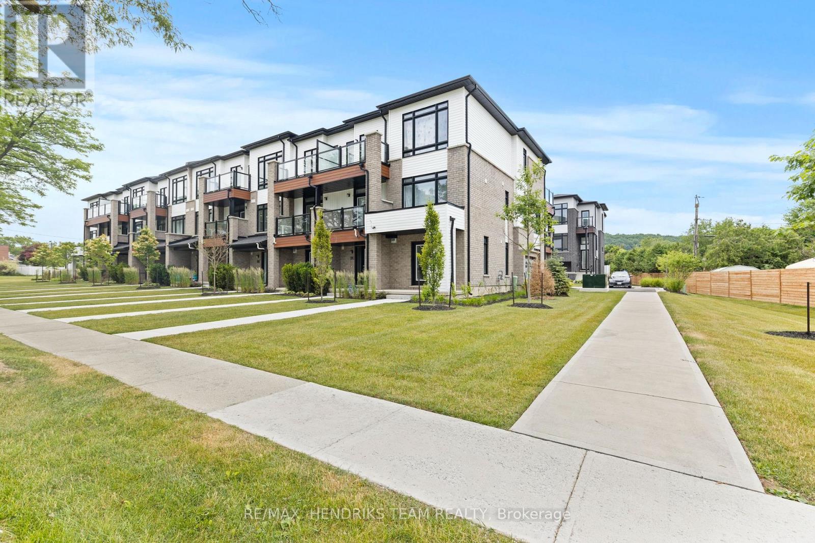 Property at 48 SIDNEY ROSE COMMON image 3