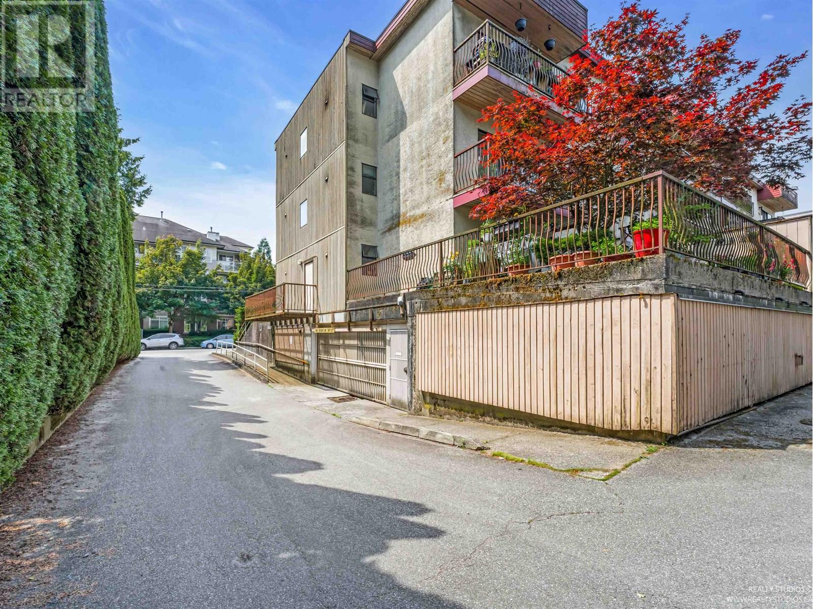 2275 Atkins Avenue, Port Coquitlam, British Columbia  V3C 1Y5 - Photo 9 - C8070484