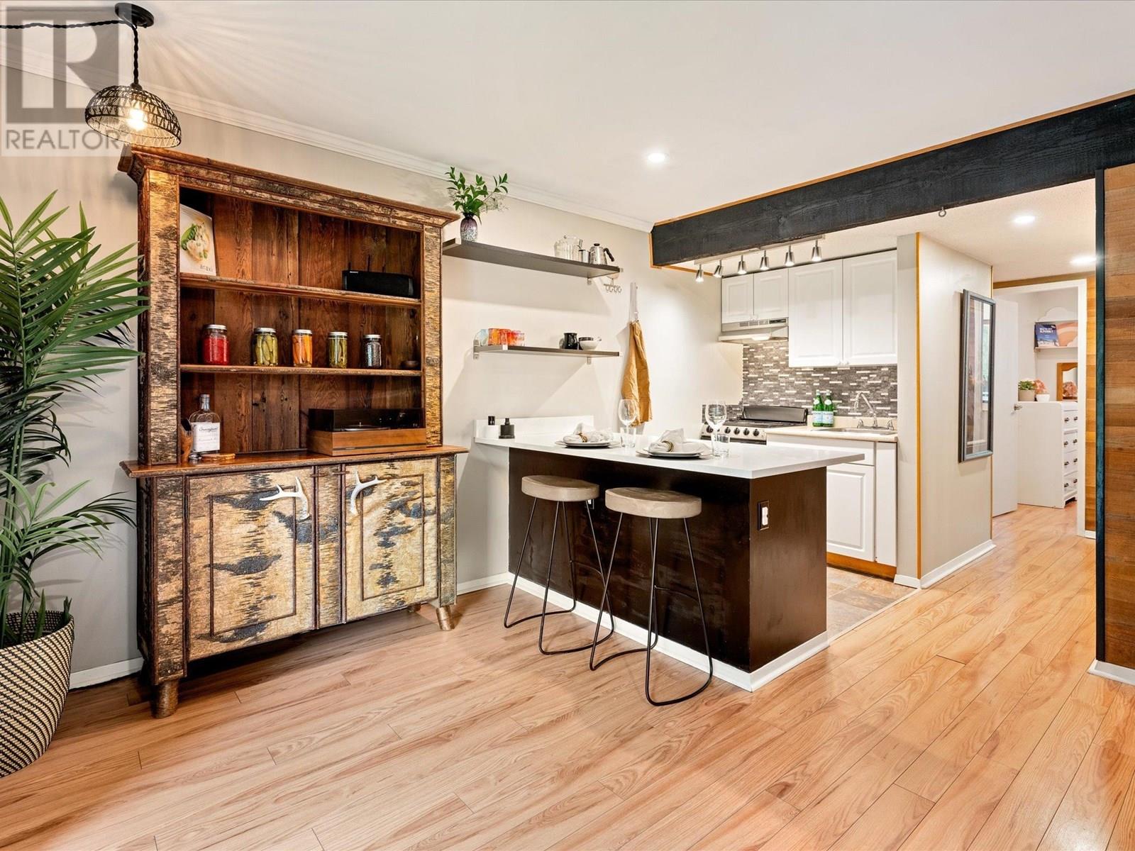 Property at 4 7001 NESTERS ROAD image 3