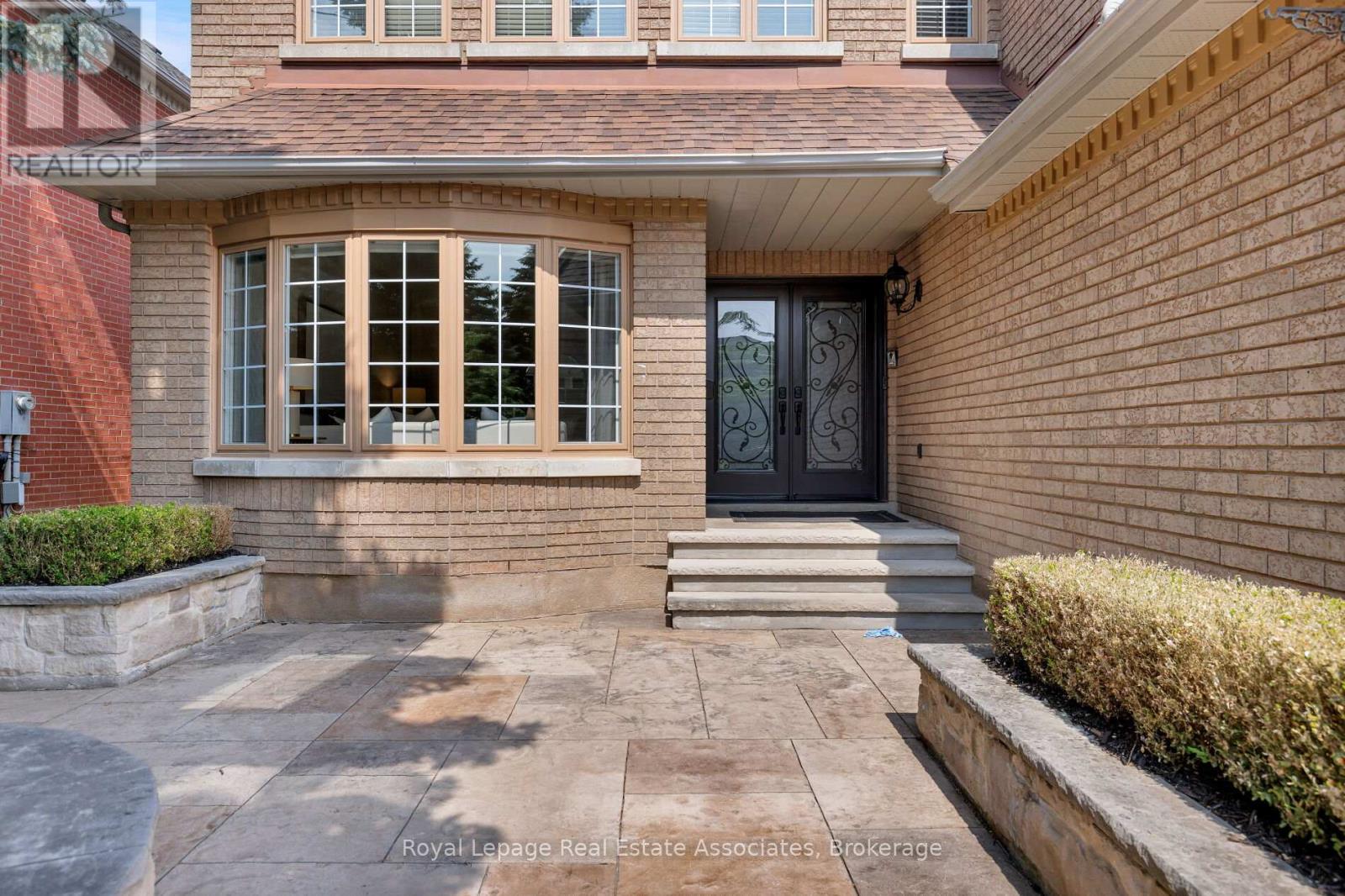 Property at 86 CLARENDON DRIVE image 3