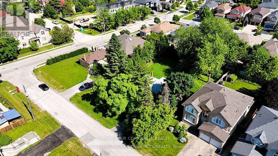 7 Stancroft Drive, Richmond Hill, Ontario  L4C 4N2 - Photo 7 - N12203246