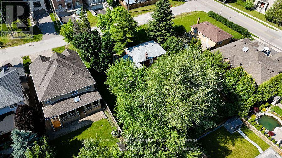7 Stancroft Drive, Richmond Hill, Ontario  L4C 4N2 - Photo 9 - N12203246