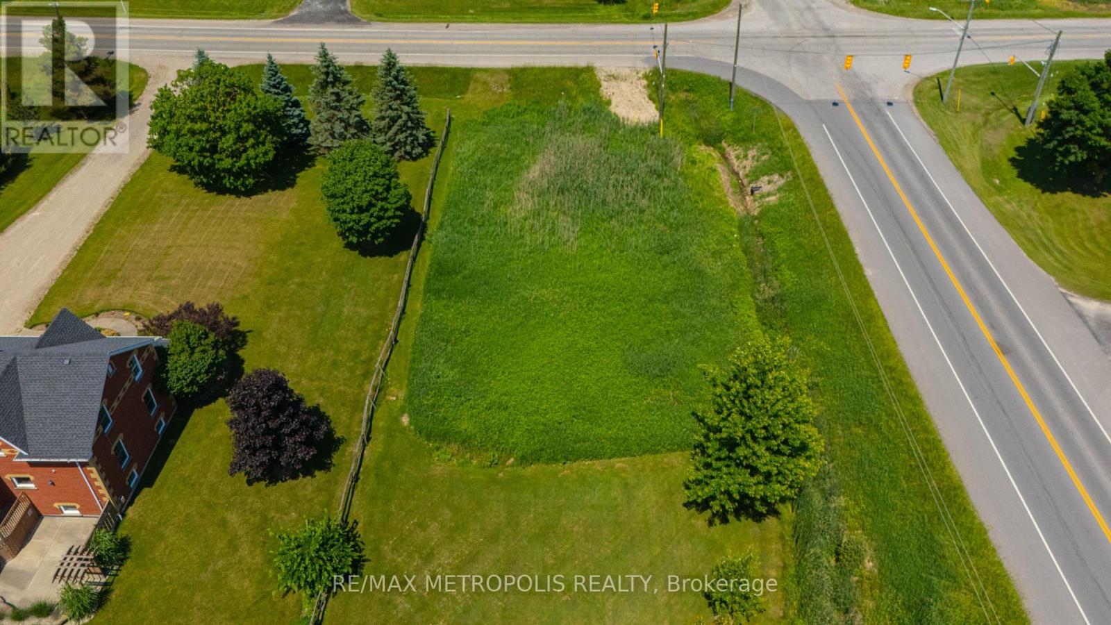 7462 Wellington 11 Road, Mapleton, Ontario  N0G 2K0 - Photo 2 - X12257854