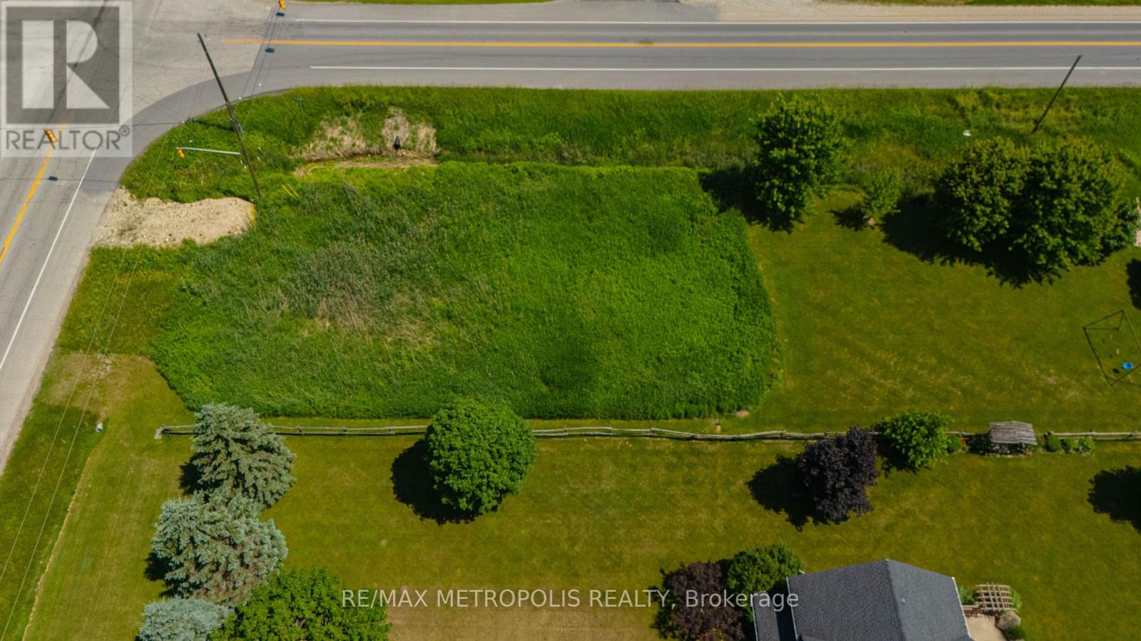 7462 Wellington 11 Road, Mapleton, Ontario  N0G 2K0 - Photo 3 - X12257854