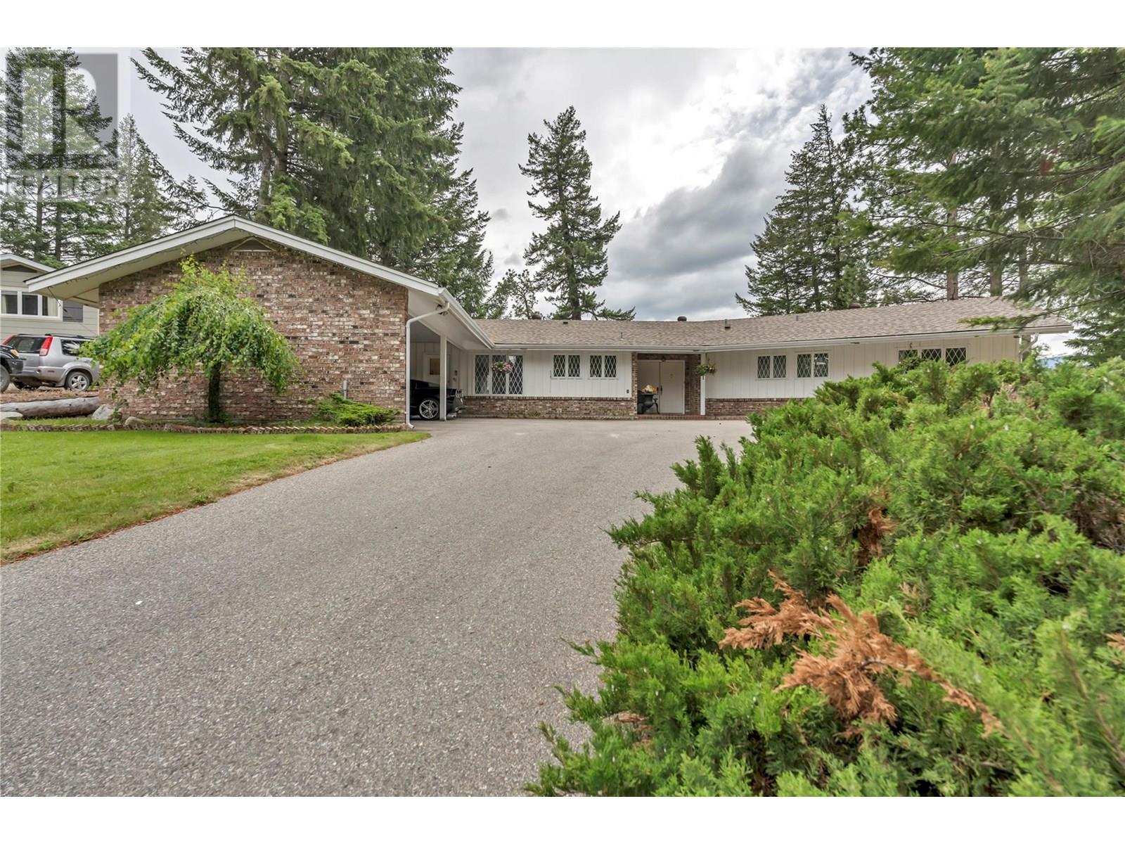 221 West Place, princeton, British Columbia