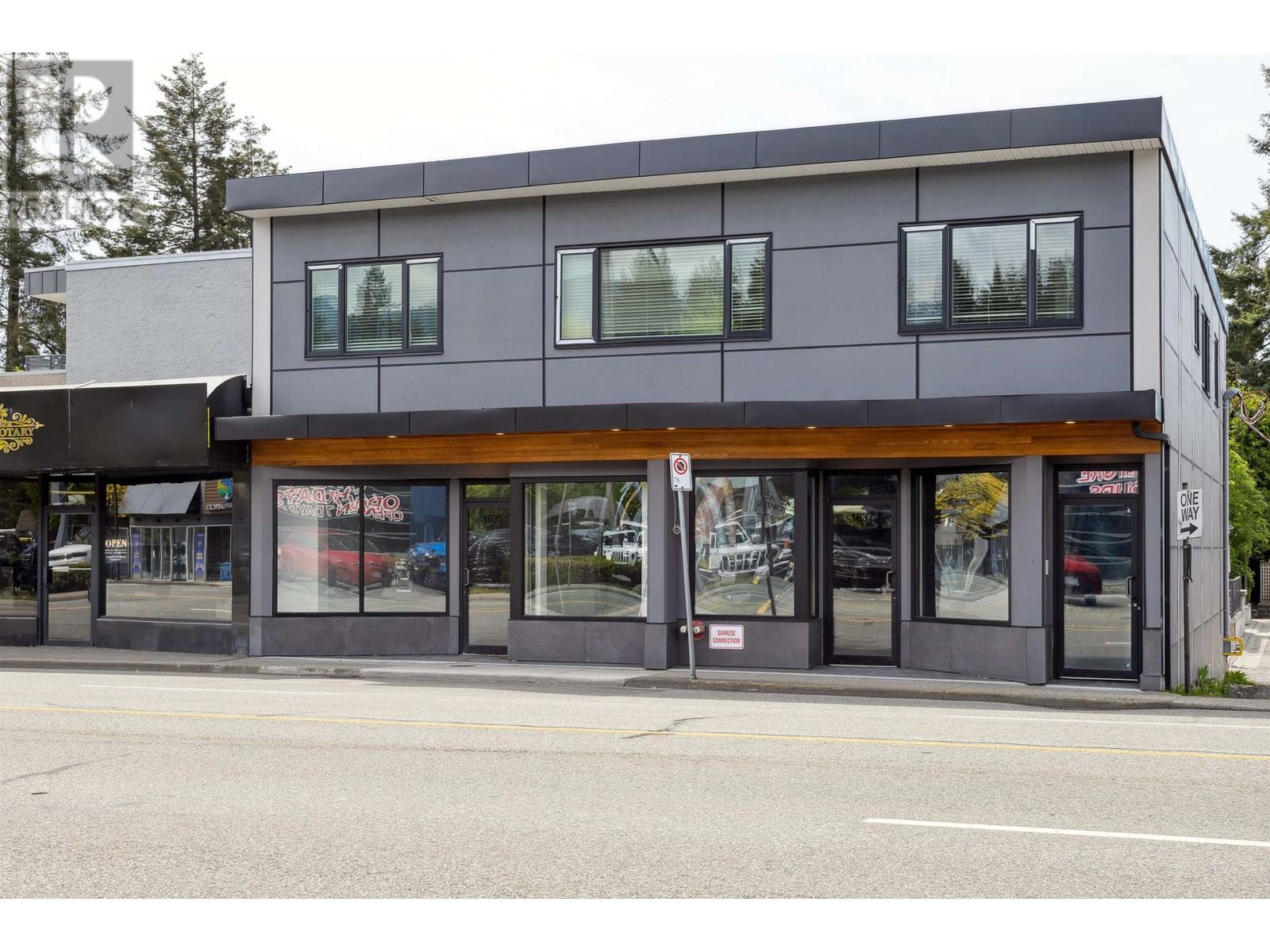 1635 Marine Drive, North Vancouver, British Columbia  V7P 1V1 - Photo 2 - C8070477