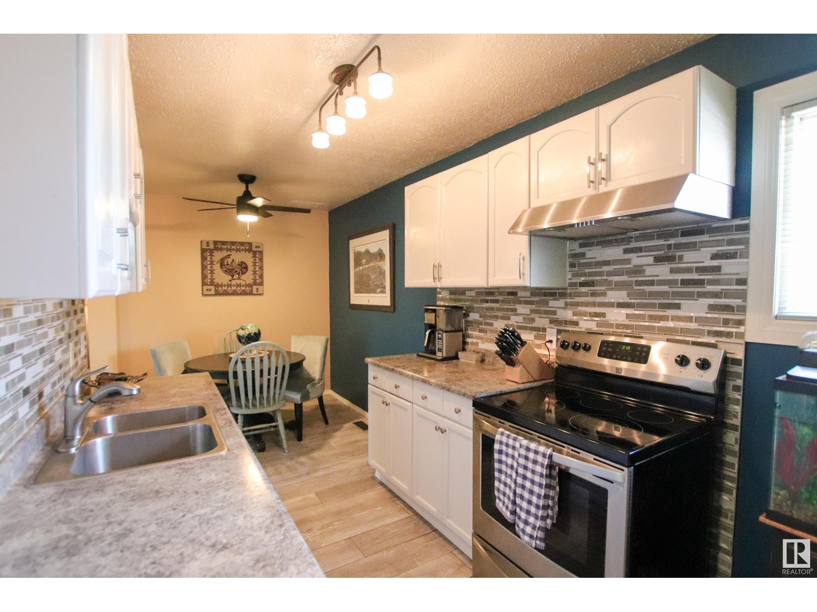 Property at 10D TWIN TC NW image 3