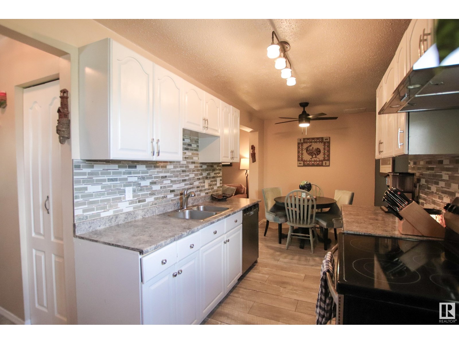 Property at 10D TWIN TC NW image 4
