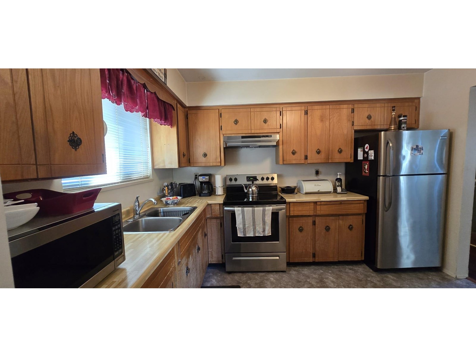 Property at 7342 128B STREET image 3