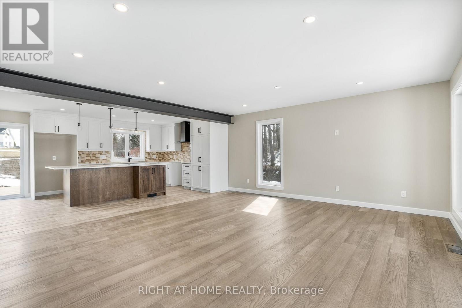 170 Gascon Street, Alfred And Plantagenet, Ontario K0B 1J0 - Photo 5 - X12220369