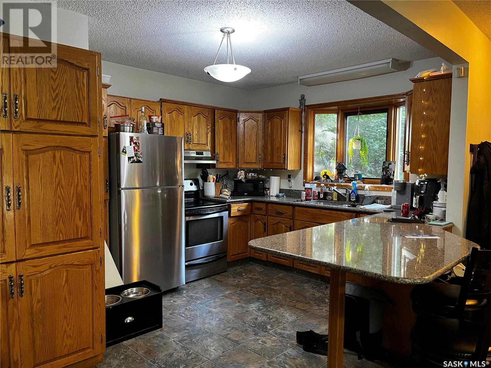 Property at 302 McKinnon AVENUE S image 4