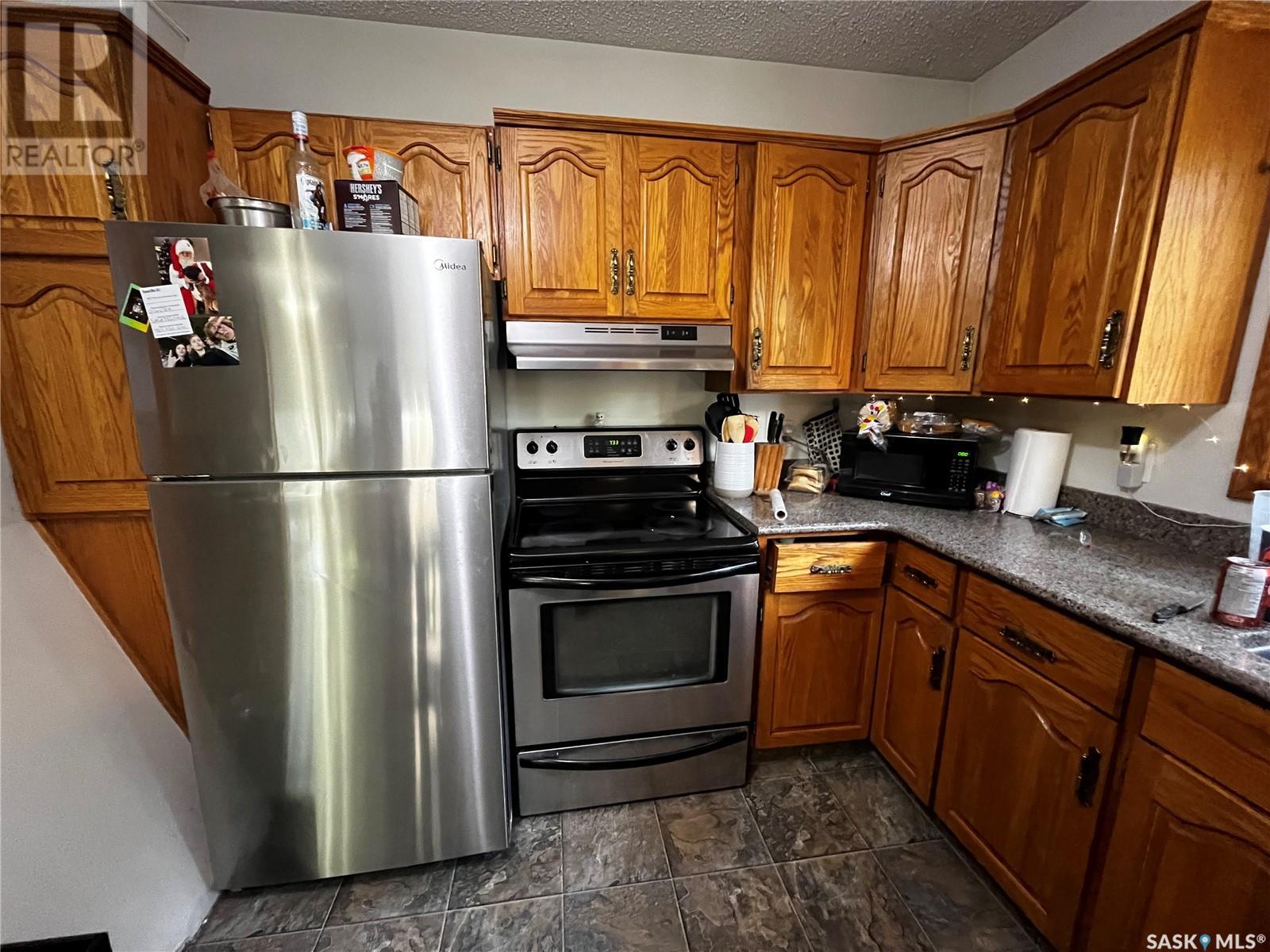 Property at 302 McKinnon AVENUE S image 5
