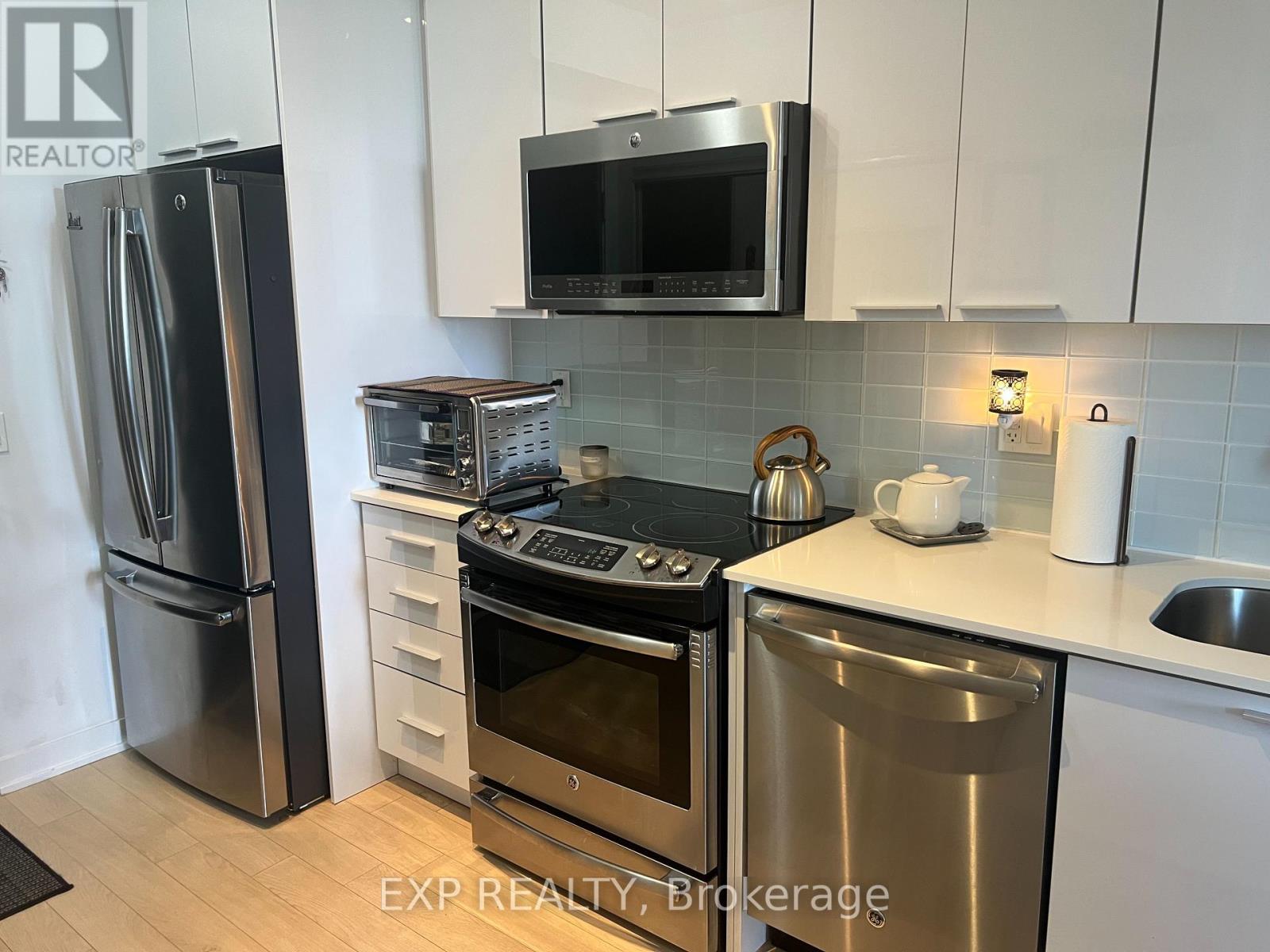 2006 - 10 Park Lawn Road, Toronto (Mimico), Ontario  M8V 0H9 - Photo 11 - W12249259