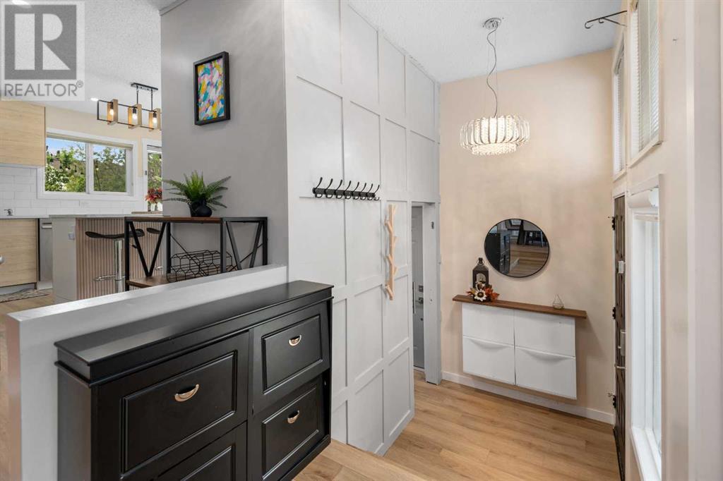 Property at 212 Woodbine Boulevard SW image 4