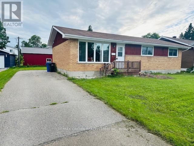 12 Winnipeg Street, Kapuskasing, Ontario  P5N 1Z2 - Photo 1 - T12256117