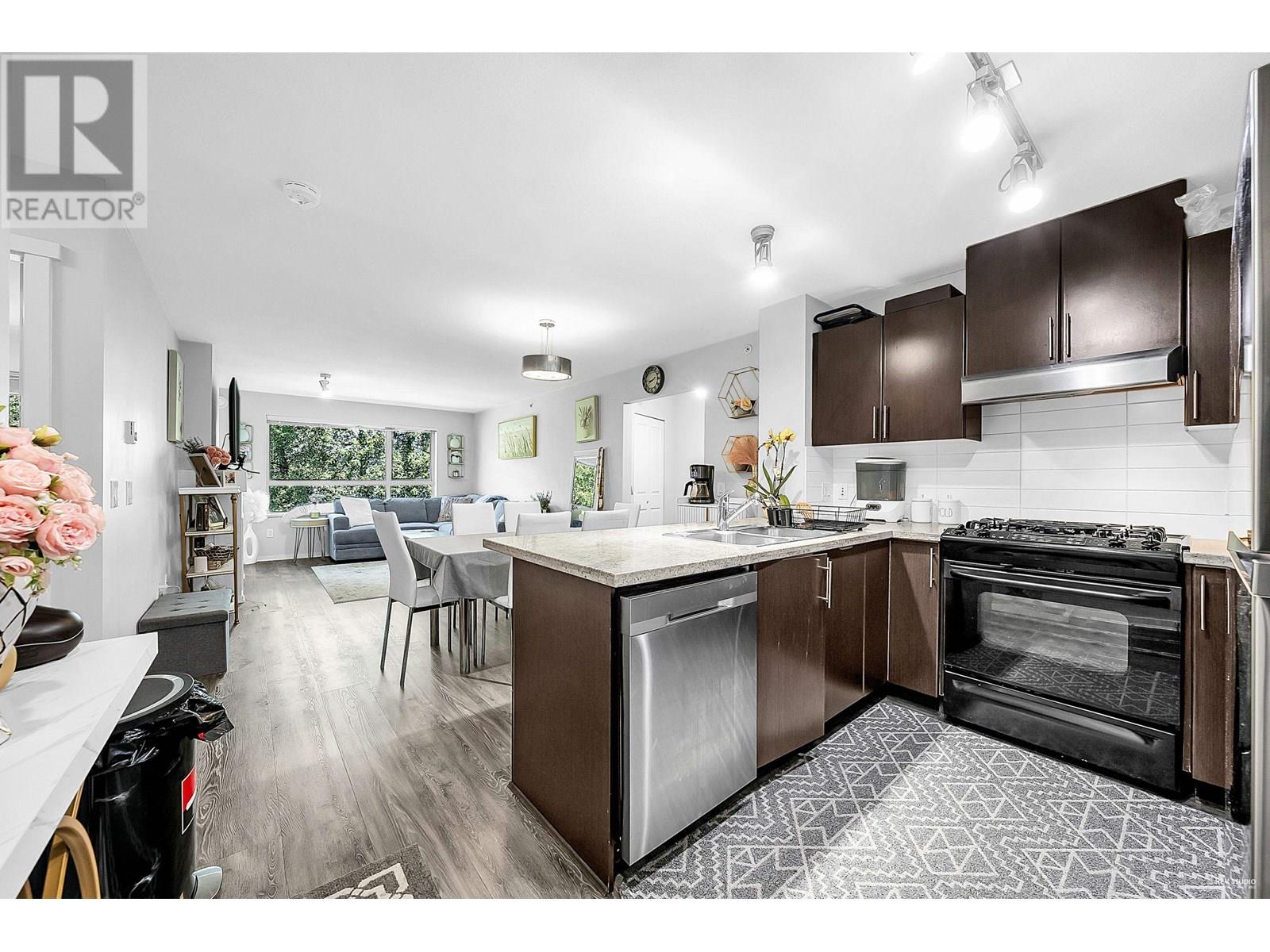 422 700 Klahanie Drive, Port Moody, British Columbia  V3H 5L3 - Photo 9 - R3022332