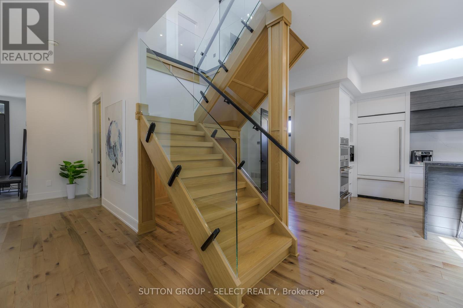 Property at 2 - 567 ROSECLIFFE TERRACE image 4