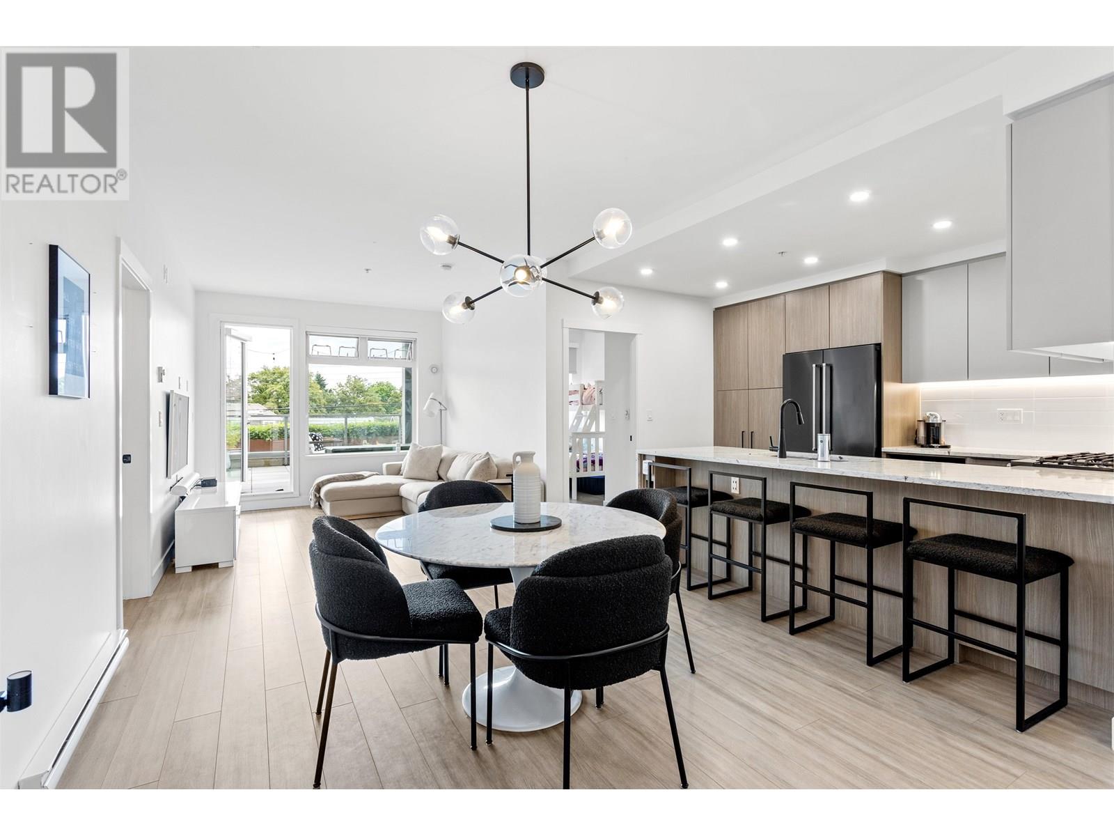 201 2408 GRANT STREET, vancouver, British Columbia V5K3G4