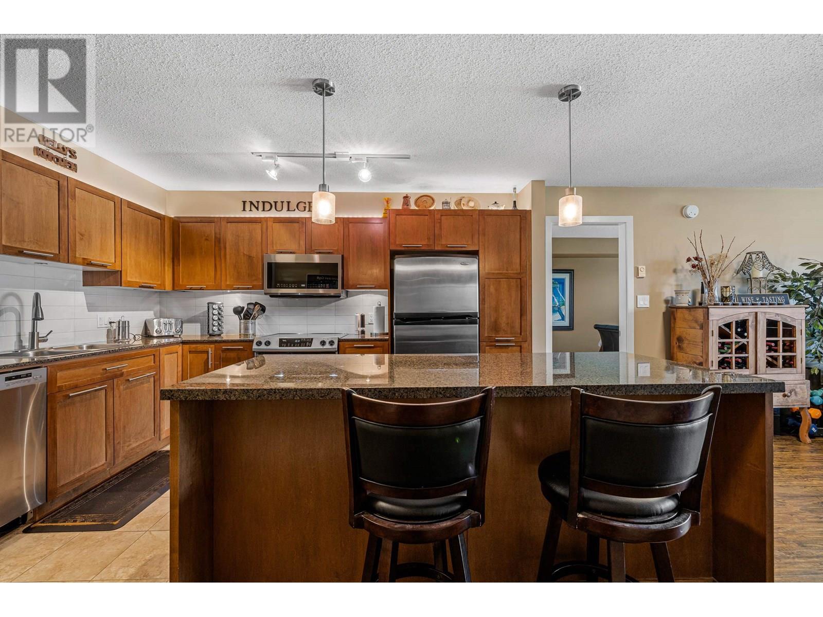 Property at 429 19677 MEADOW GARDENS WAY image 4