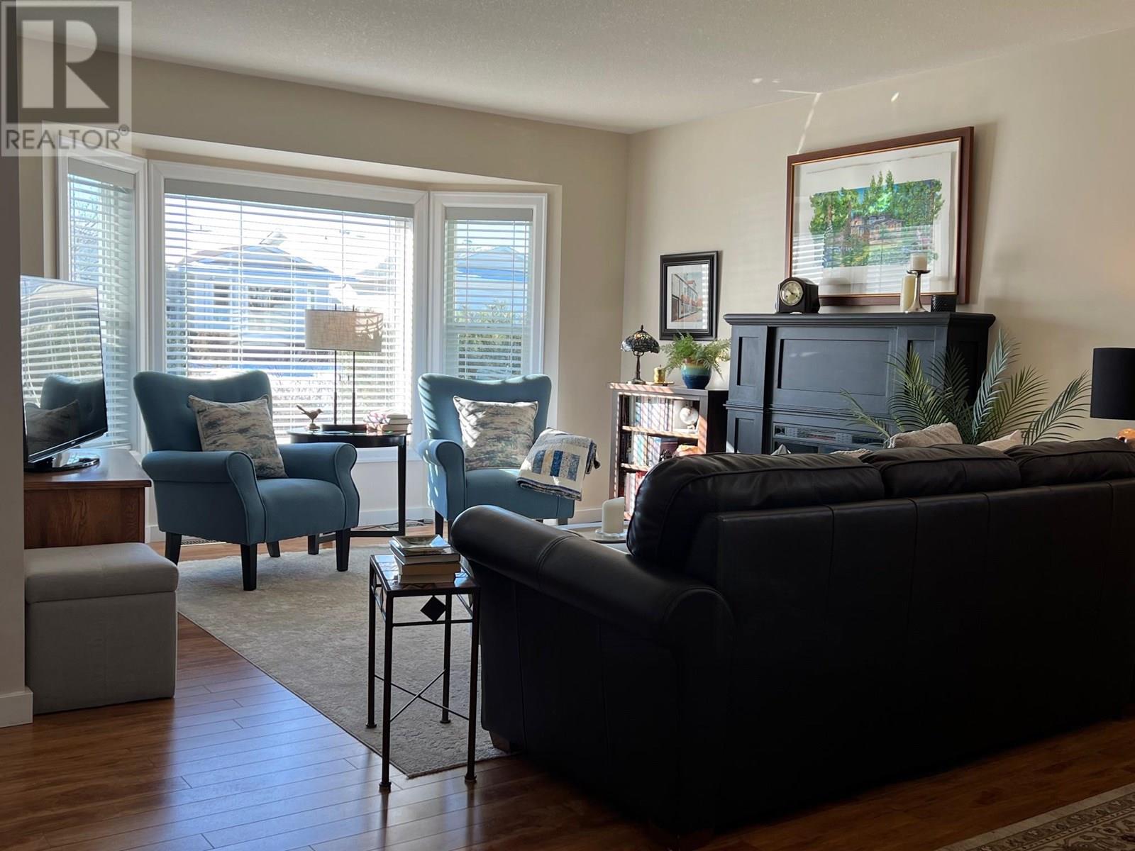 Property at 814 8 Avenue image 5