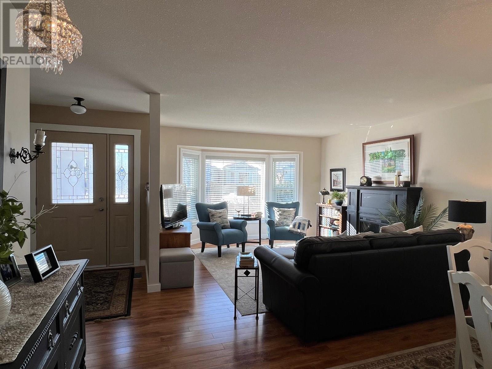 Property at 814 8 Avenue image 3