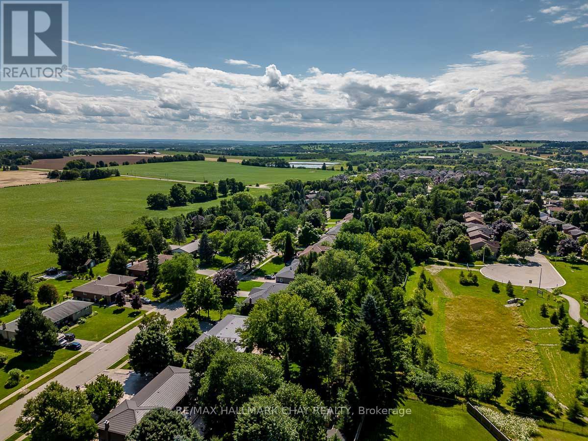 51 Cloverhill Crescent, Innisfil, Ontario  L0L 1L0 - Photo 47 - N12255502