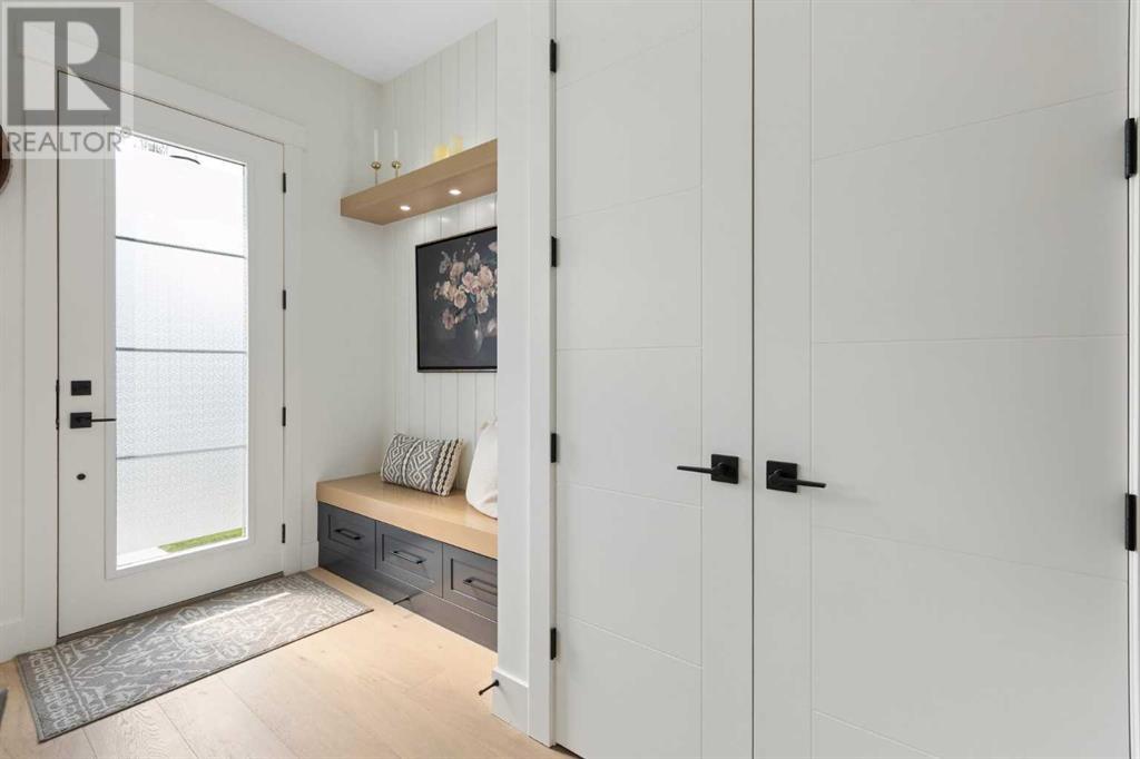 Property at 2016 34 Street SW image 4