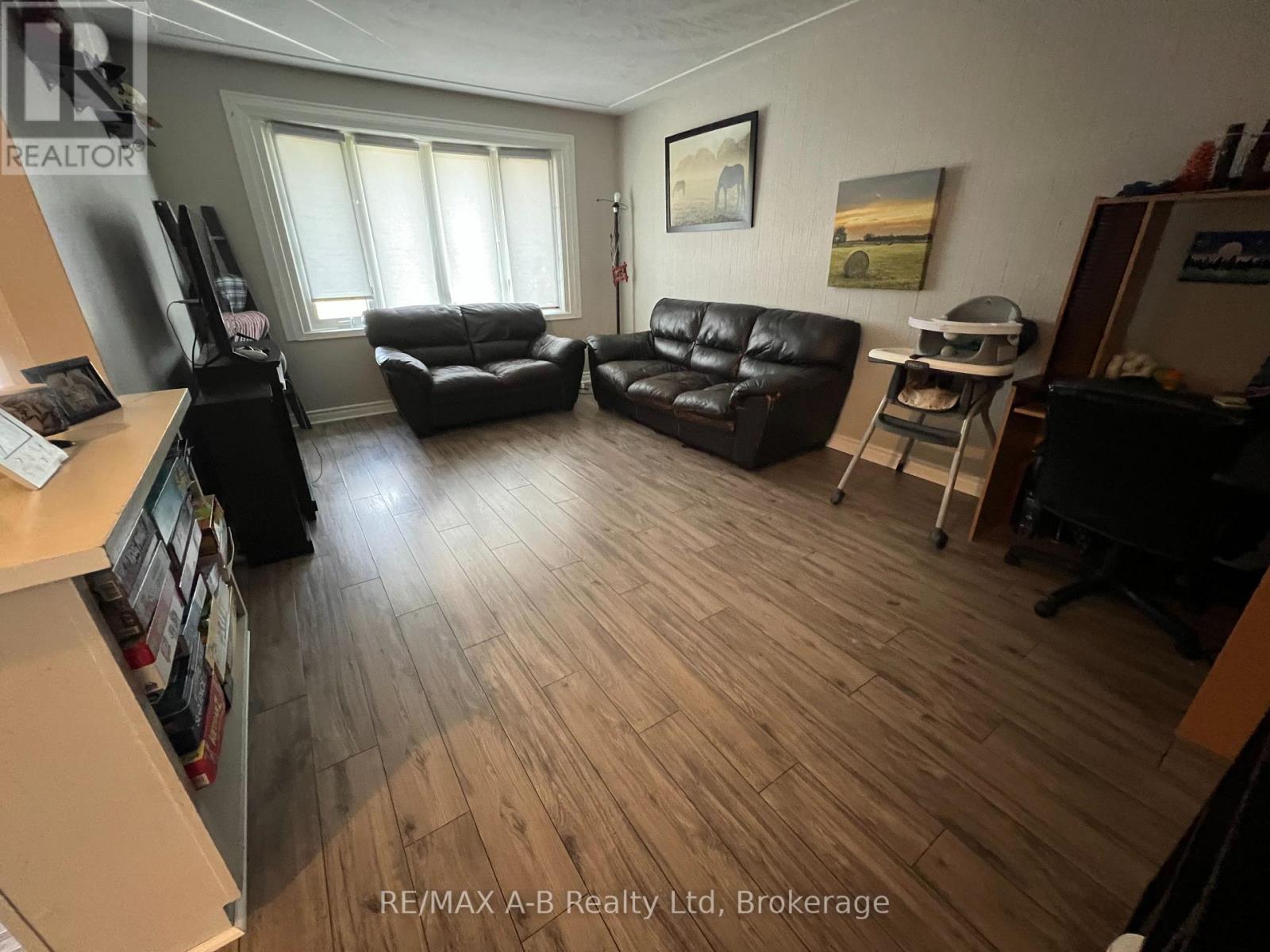 74 Adam Street, East Zorra-Tavistock, Ontario  N0B 2R0 - Photo 7 - X12148689
