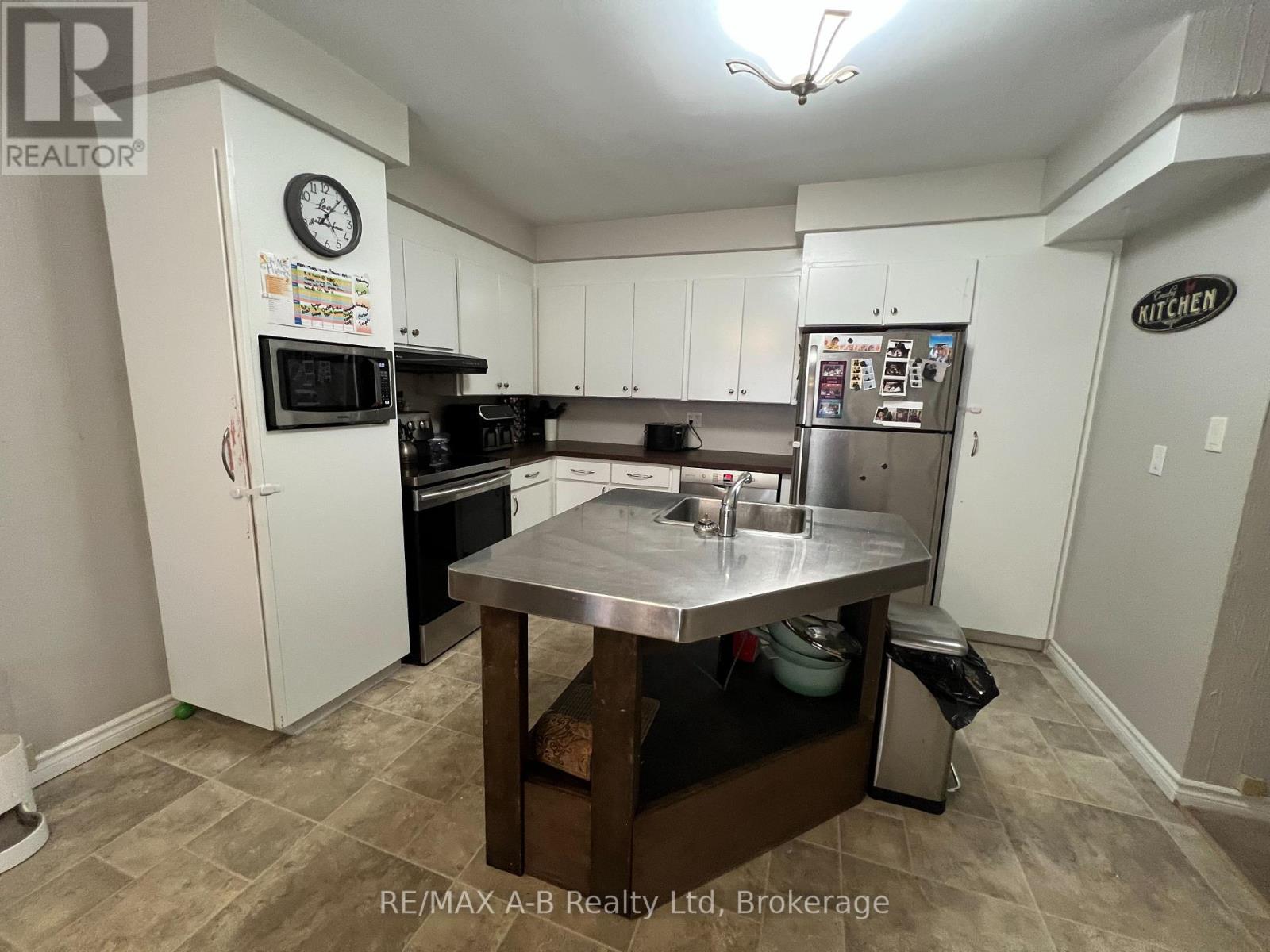 74 Adam Street, East Zorra-Tavistock, Ontario  N0B 2R0 - Photo 9 - X12148689