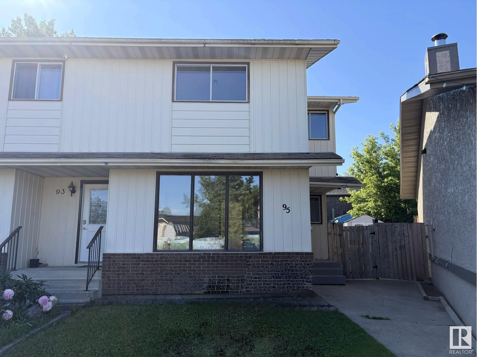 Property at 95 WELLINGTON CR image 1