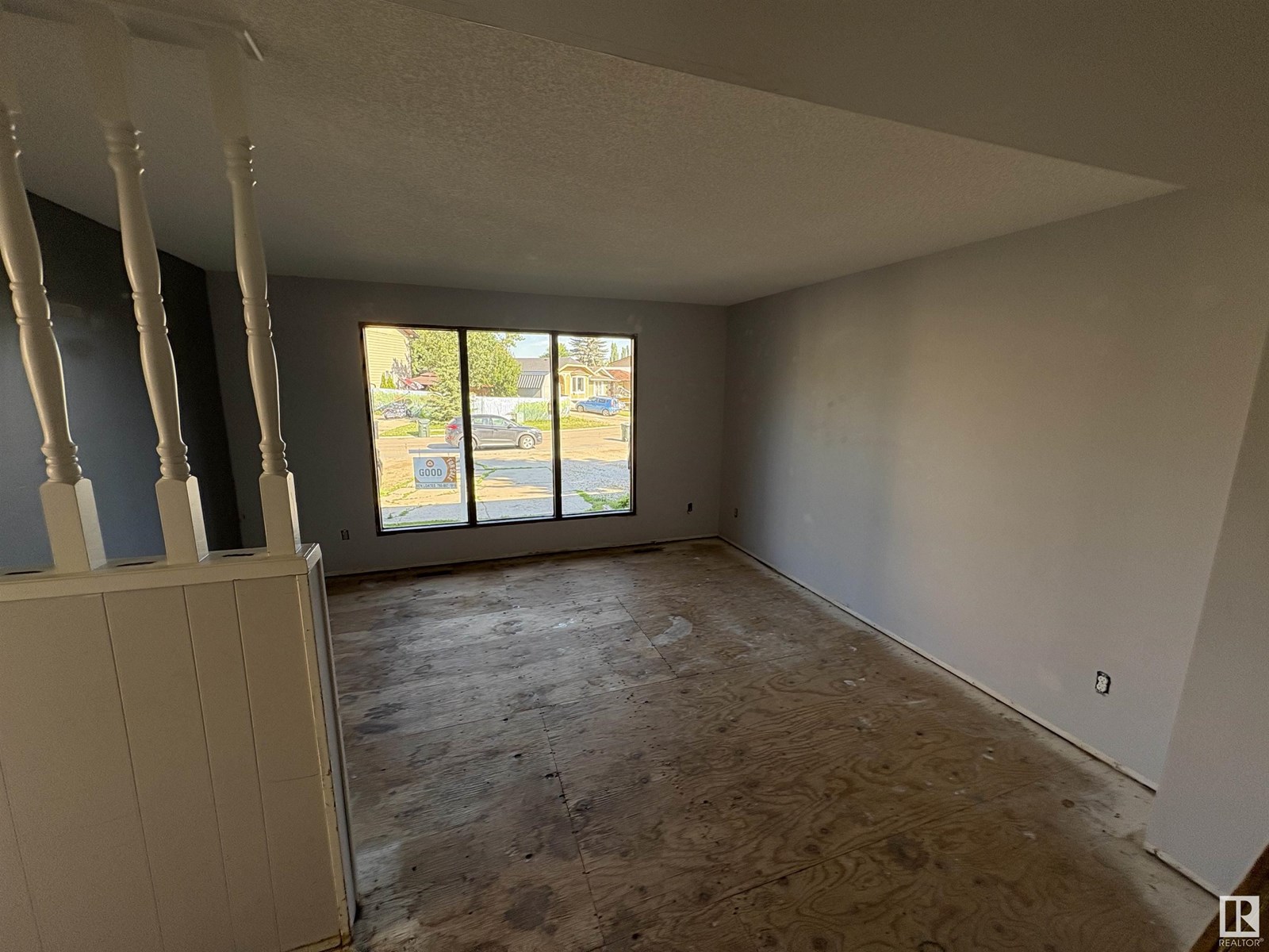 Property at 95 WELLINGTON CR image 3