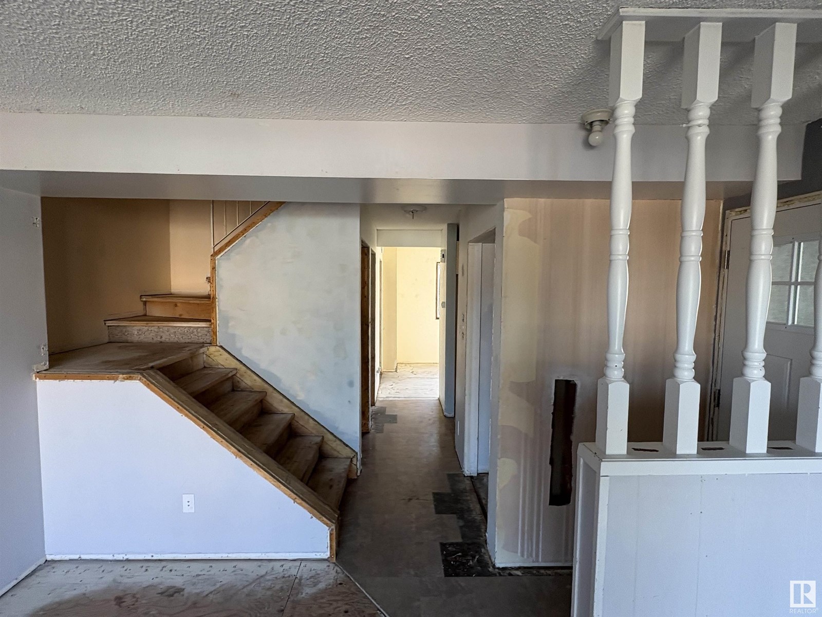 Property at 95 WELLINGTON CR image 5