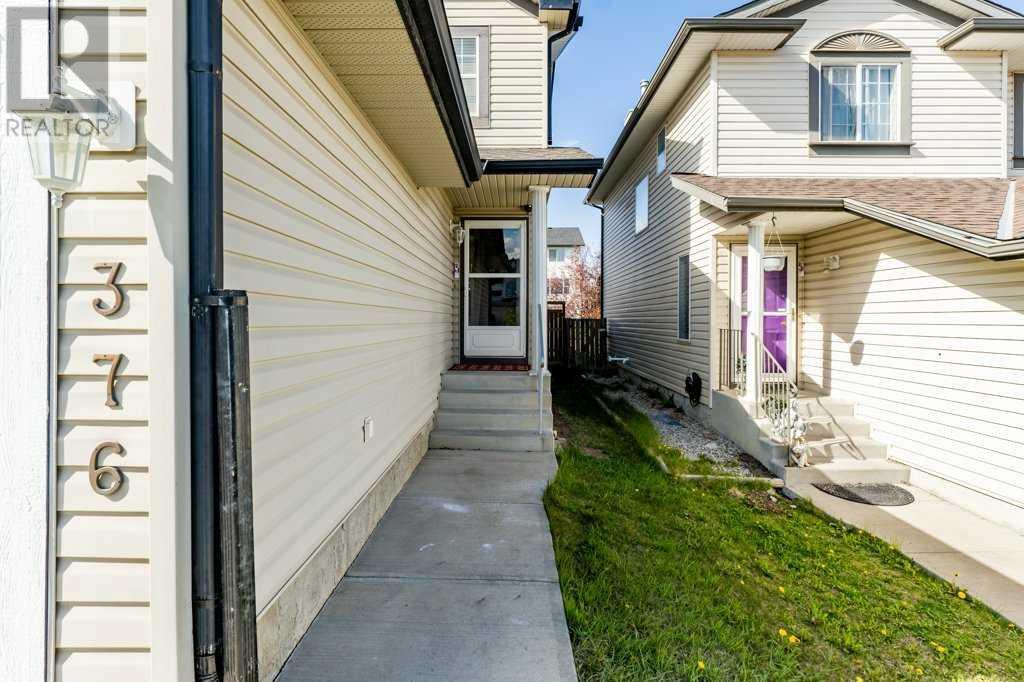 Property at 376 Bridlewood Avenue SW image 4