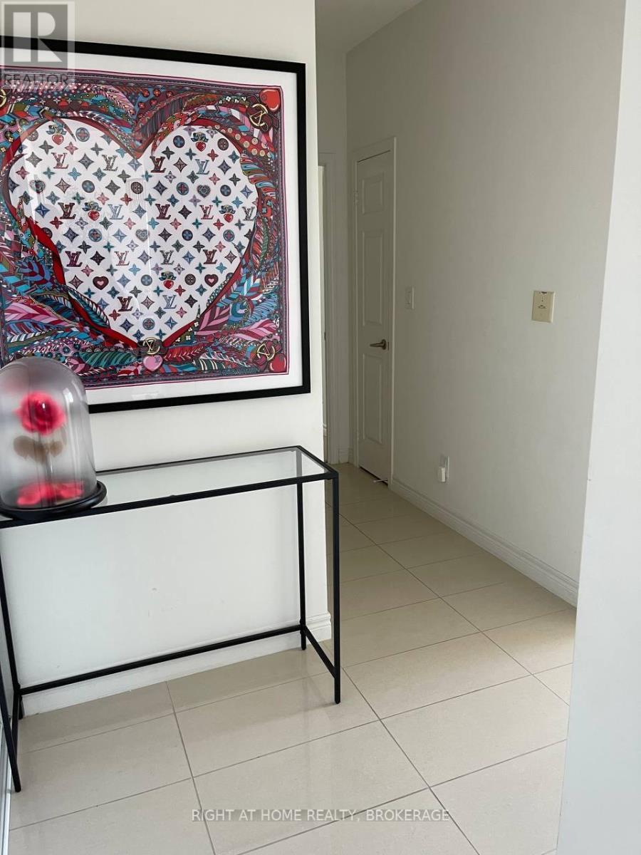 Ph101 - 208 Enfield Place, Mississauga (City Centre), Ontario  L5B 0G8 - Photo 12 - W12258089