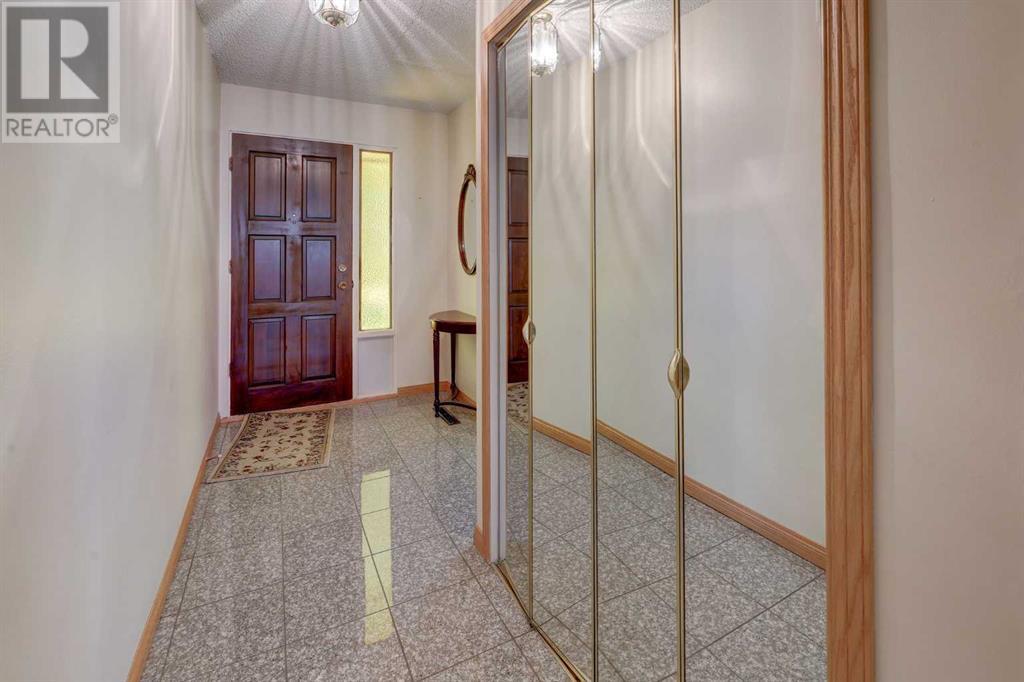 Property at 1731 46 Avenue SW image 3