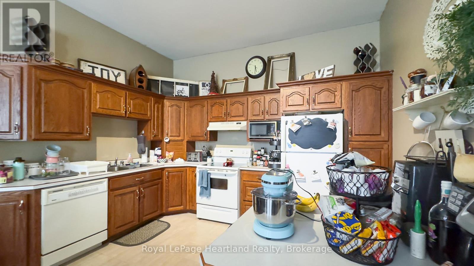 190 Albert Street, Central Huron, Ontario  N0M 1L0 - Photo 16 - X12258094