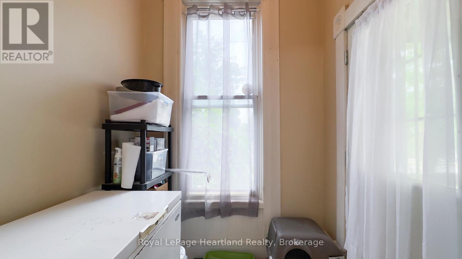 190 Albert Street, Central Huron, Ontario  N0M 1L0 - Photo 7 - X12258094