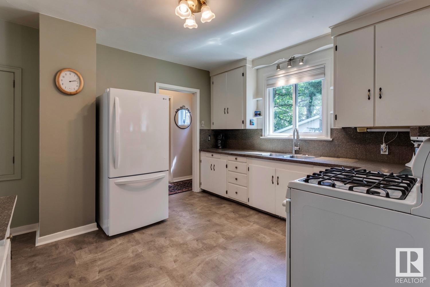 Property at 5525 111 AV NW NW image 1