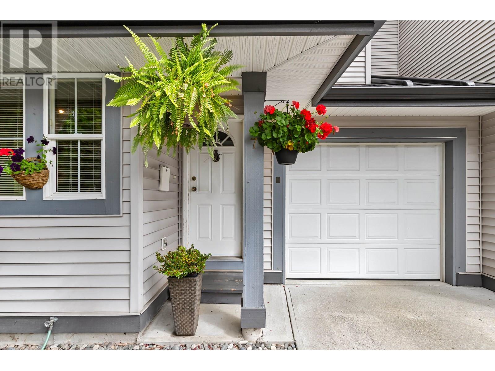 Property at 7 21015 118 AVENUE image 3