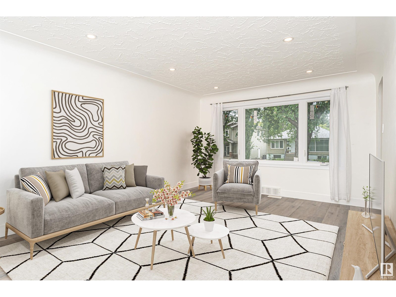 Property at 10929 74 AV NW image 3