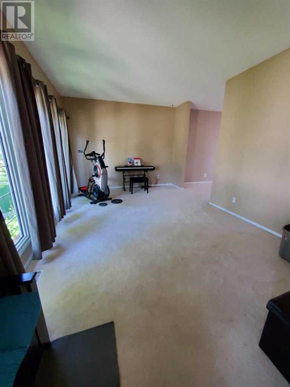 Property at 1421 53 Street image 4