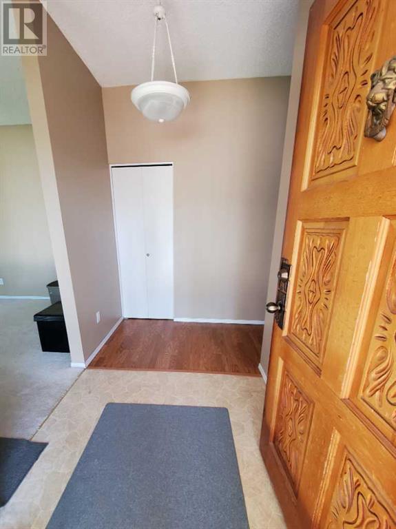 Property at 1421 53 Street image 3