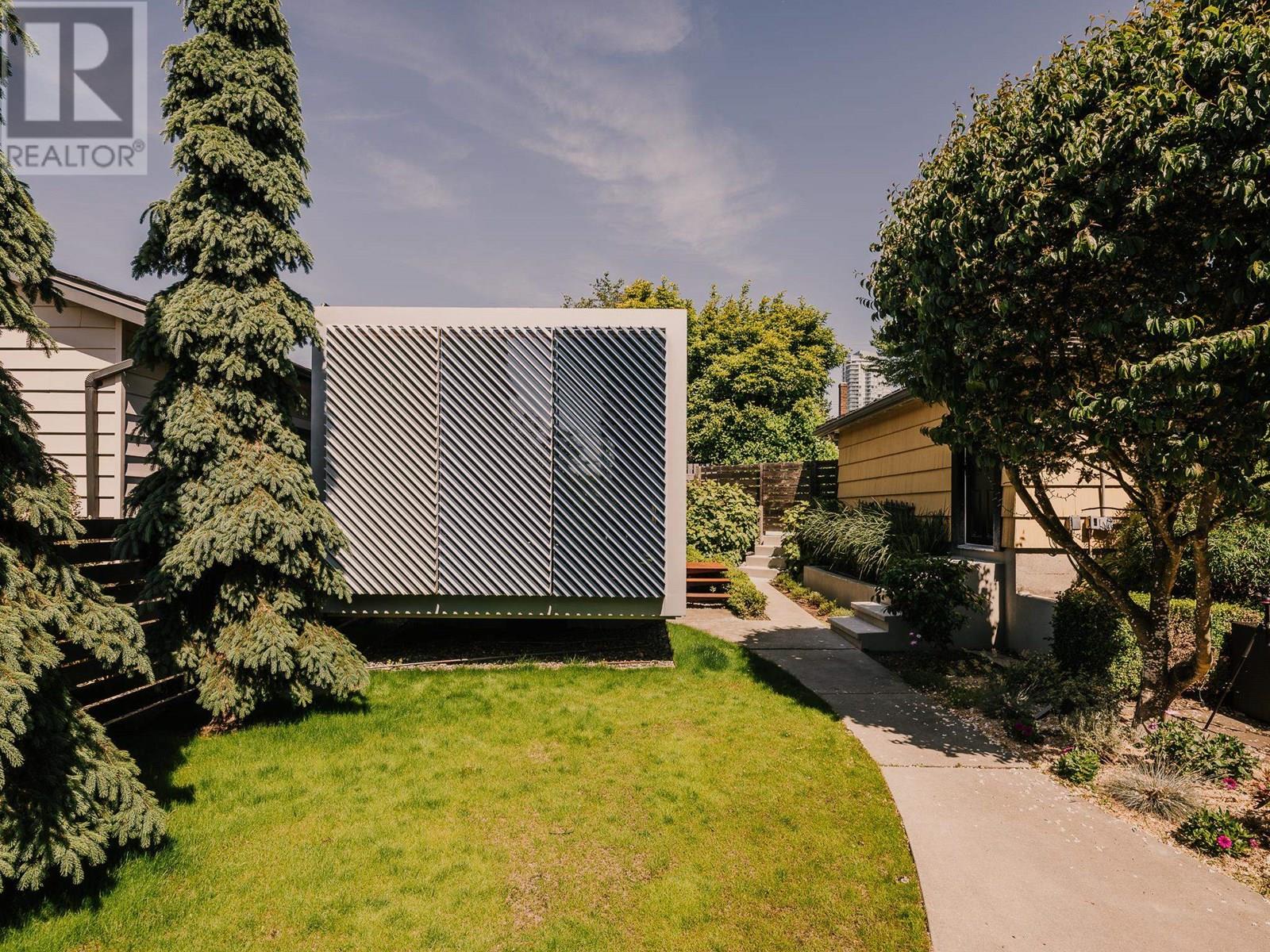 Property at 1833 EDINBURGH STREET image 3
