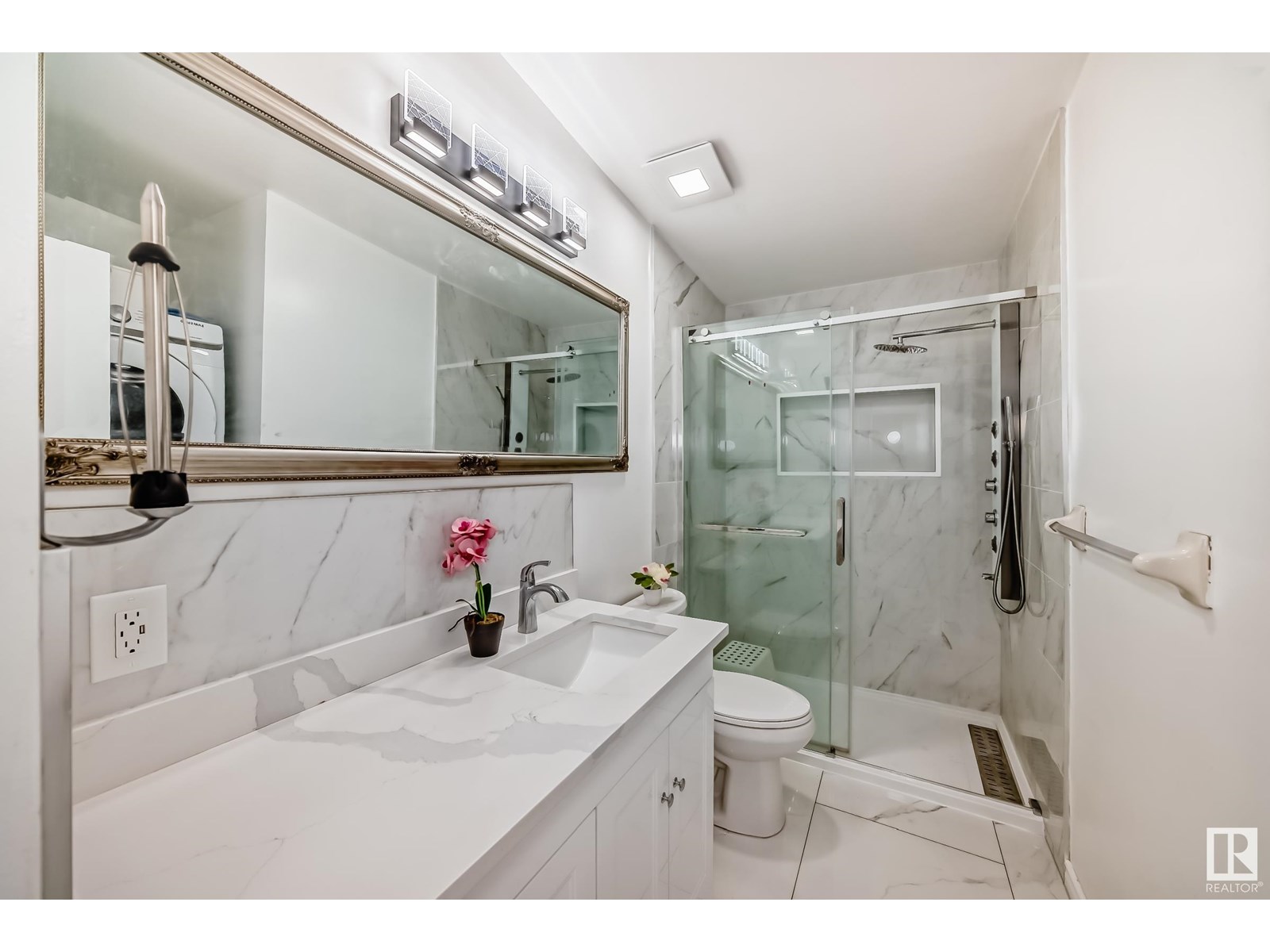 Property at 13224 72 ST NW image 2