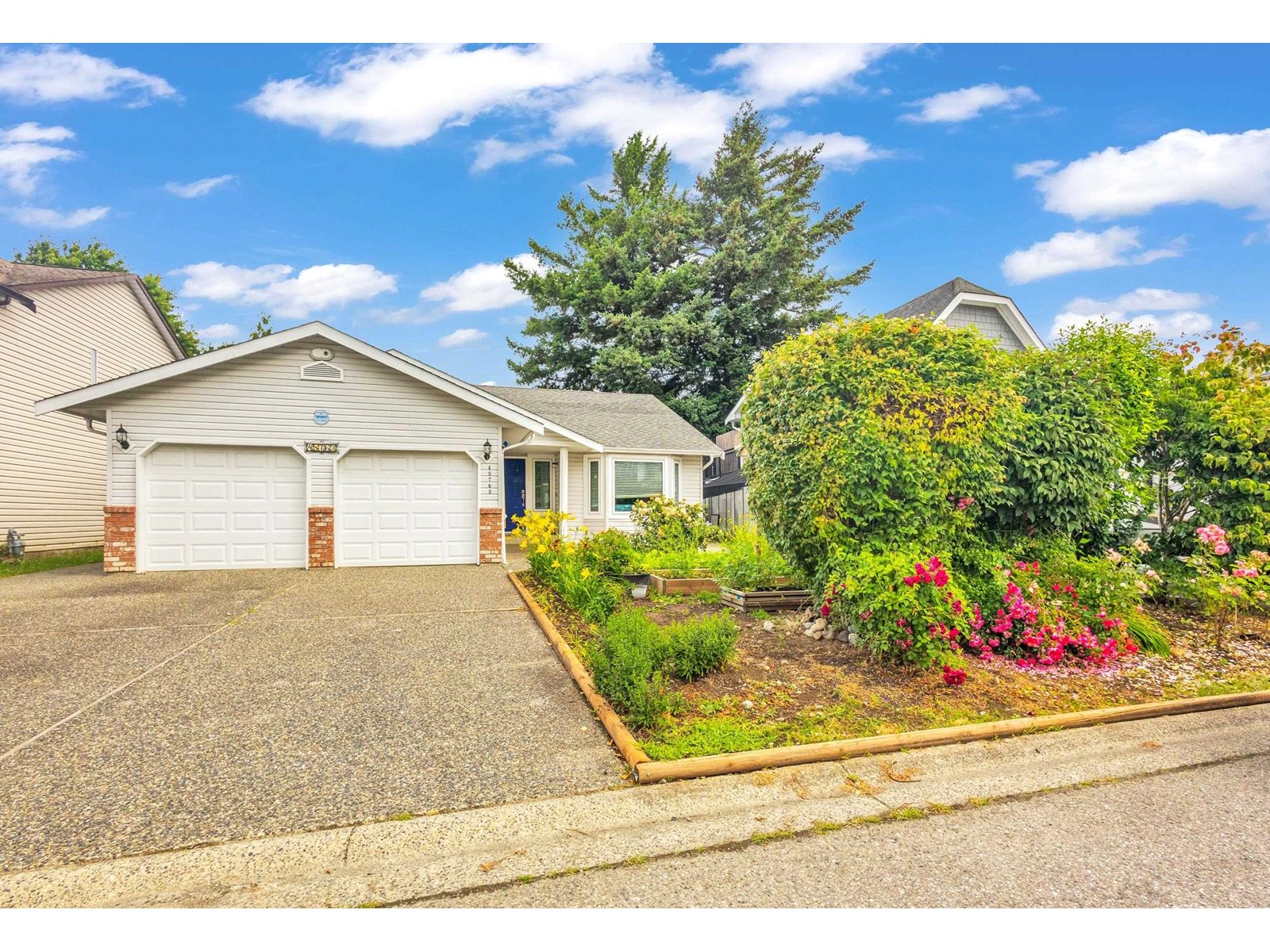Property at 45763 TIMOTHY AVENUE image 2