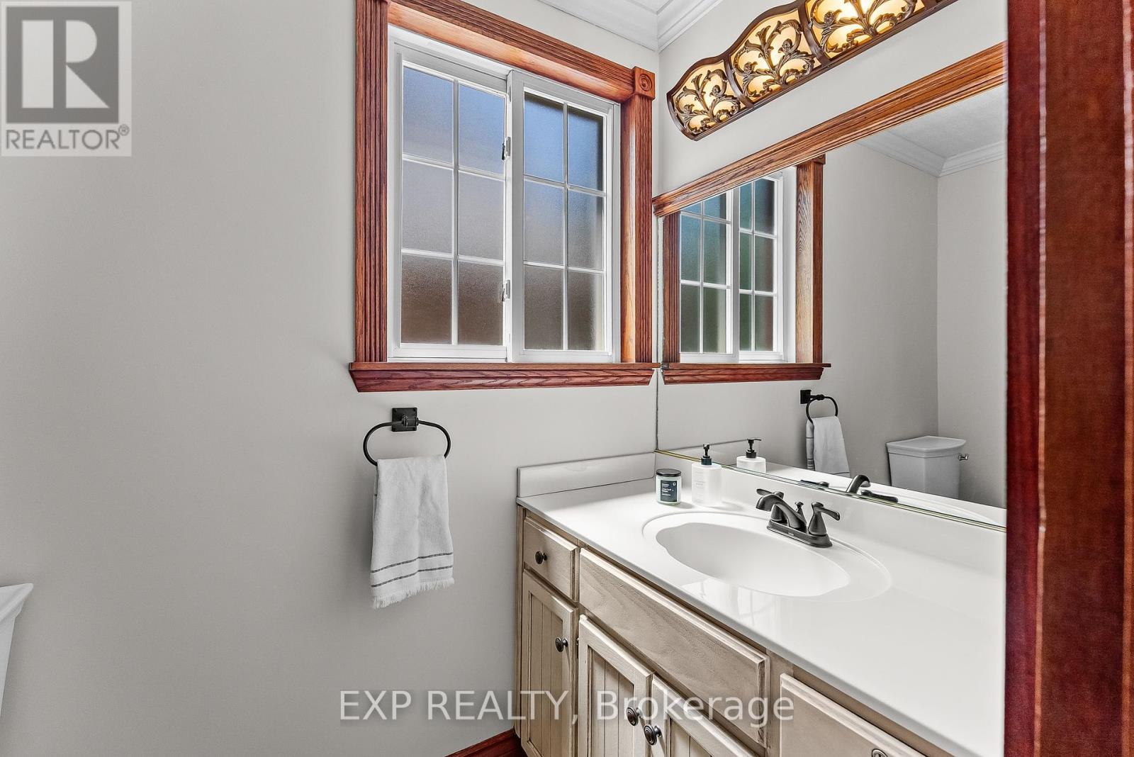 5743 Lowell Avenue, Niagara Falls, Ontario  L2G 4E4 - Photo 16 - X12258198