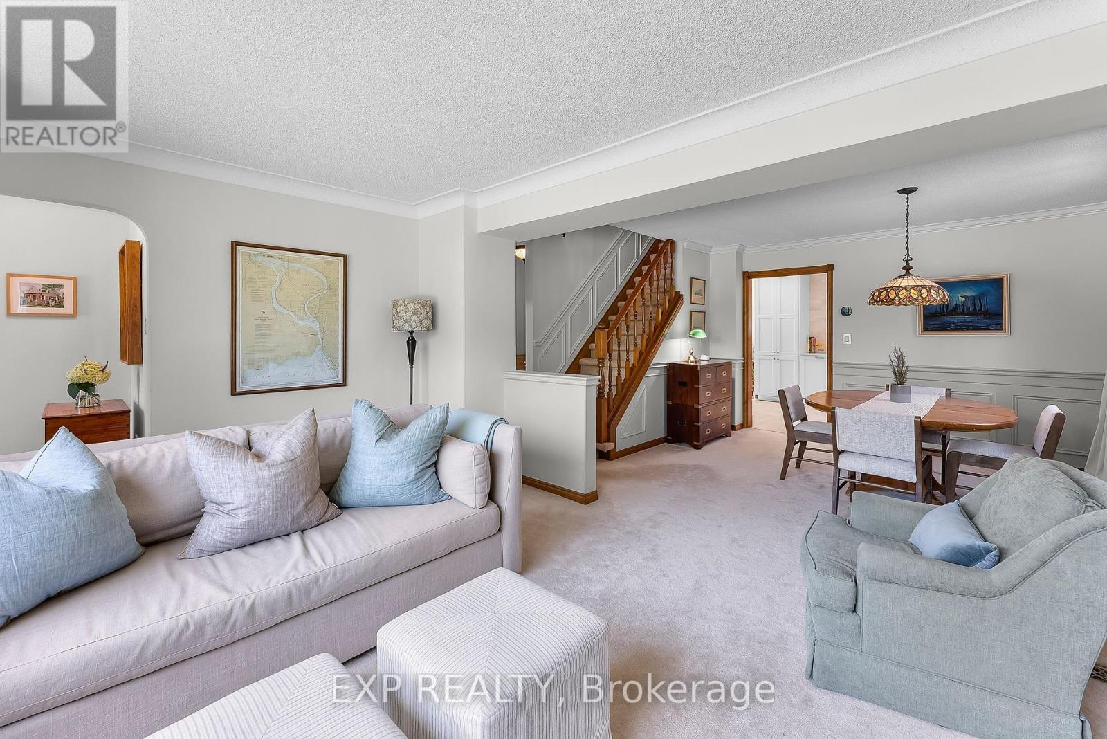 5743 Lowell Avenue, Niagara Falls, Ontario  L2G 4E4 - Photo 6 - X12258198