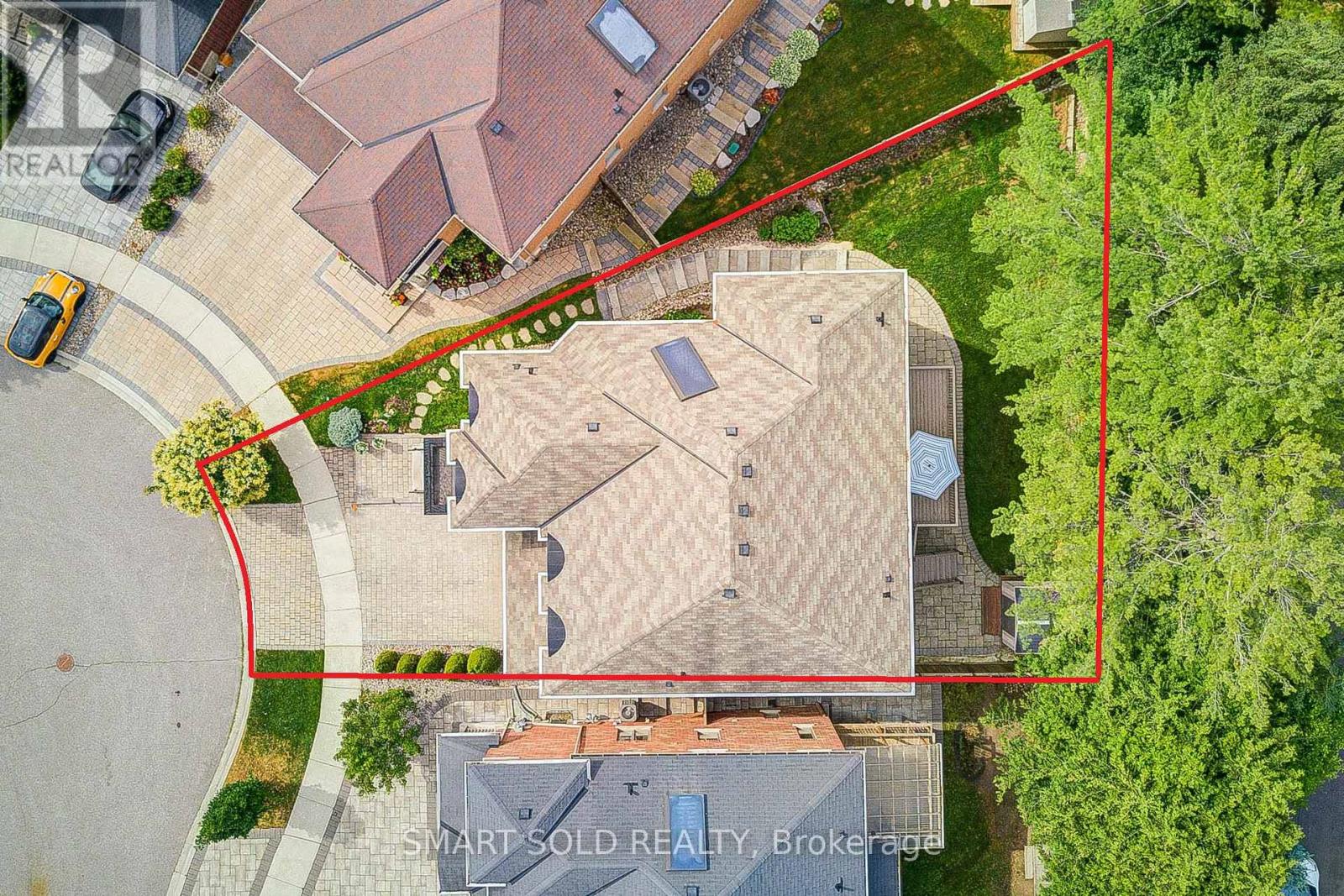 Property at 29 MAGDALAN CRESCENT image 3