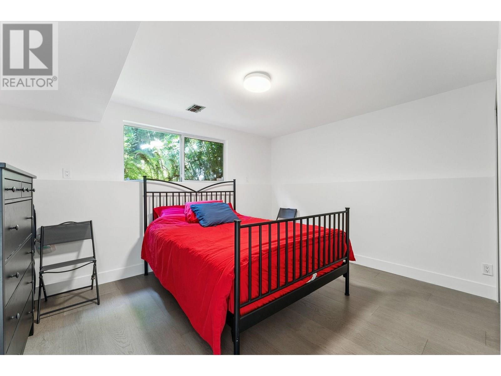 Property at 1725 ROSEBERY AVENUE image 3