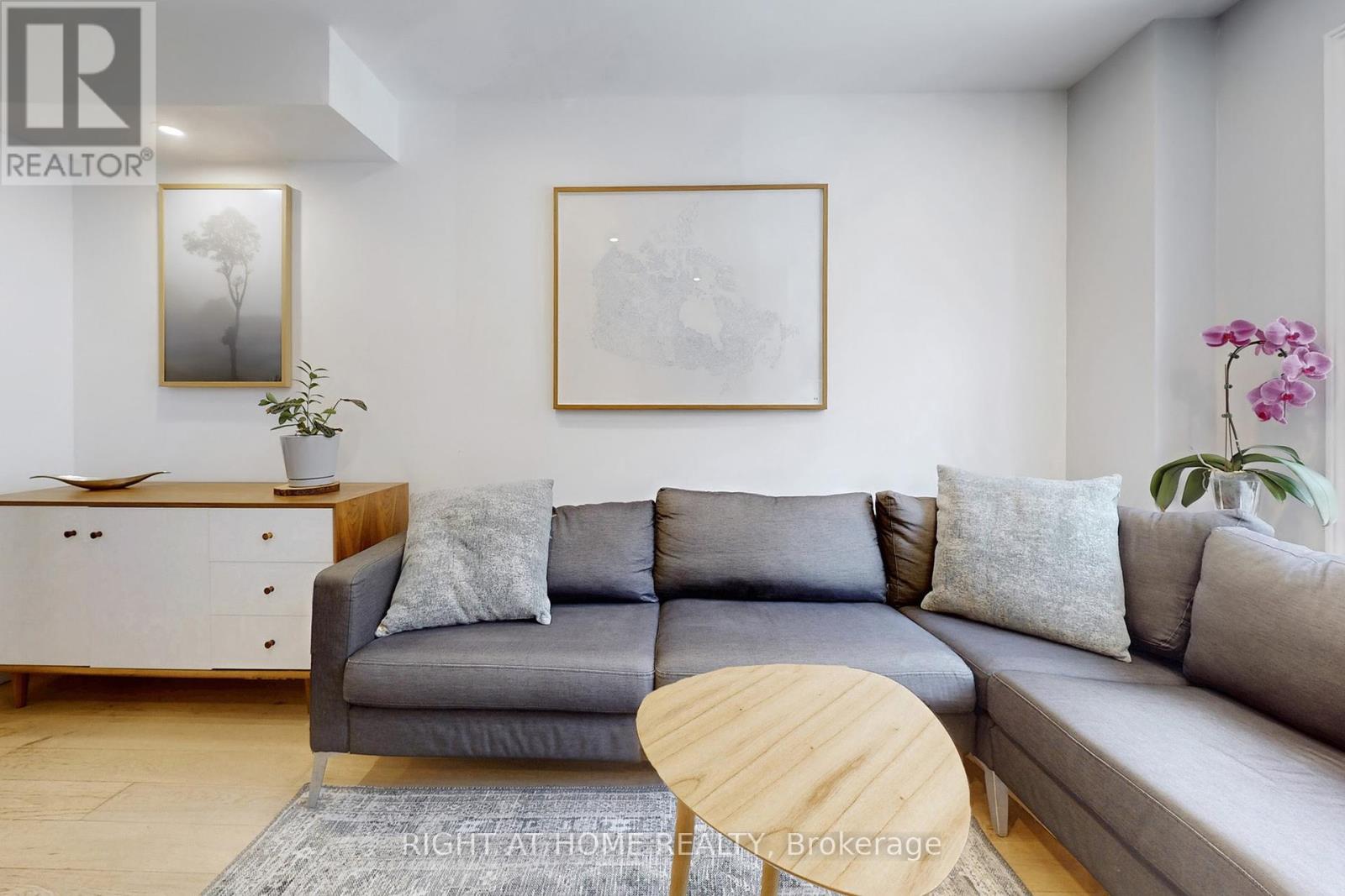 Property at 6 GROGAN MEWS image 2